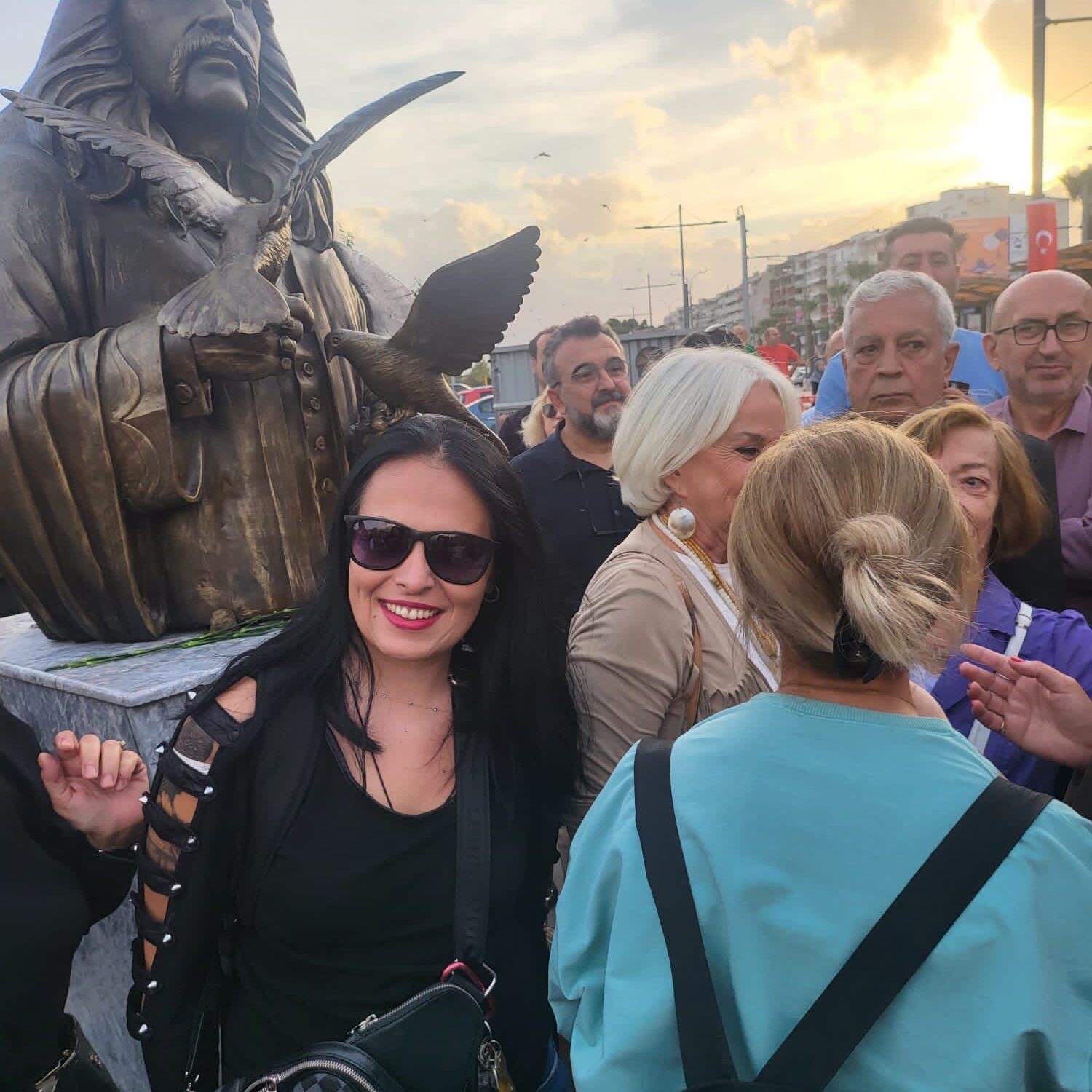 Karşıyaka Belediyesi Atatürk Büstü Açılışı